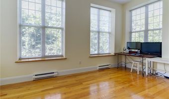 2 School St 403, Lincoln, RI 02802