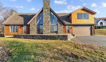 8 J H Dwyer Dr, Middletown, RI 02842