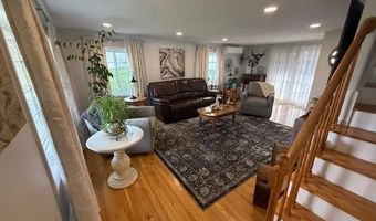 11 Woodside Ave, Cumberland, RI 02864