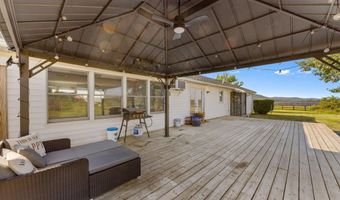 995 FORD HILL Rd, Augusta, WV 26704
