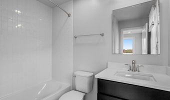 6940 ROCKLEDGE Dr, Bethesda, MD 20817