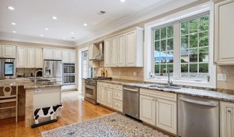 10813 LOCKLAND Rd, Potomac, MD 20854