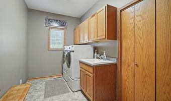 4942 Hemingway Dr, Ames, IA 50014