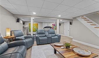 3 Cynthia Rd, Lincoln, RI 02865