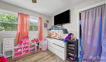809 Elaine Dr, Albemarle, NC 28001