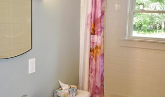 81 Belmont Ave, Belfast, ME 04915