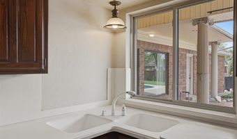 8204 Brownsville Ln, Bethany, OK 73008