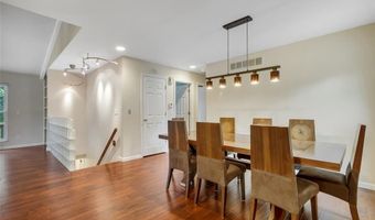 501 Echo Hill Ct, Ballwin, MO 63021
