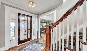 49 Burbank Dr, Amherst, NY 14226