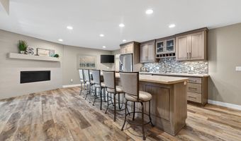 5039 W RED BARN Ct, Appleton, WI 54913