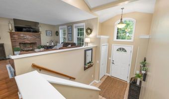 51 Palomino Ln, Bedford, NH 03110