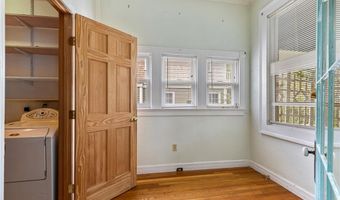 55 Hunter Ave, Newport, RI 02840
