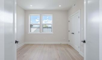 722 KENYON St NW #2, Washington, DC 20010