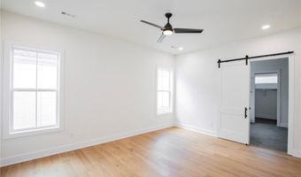 3406 Scoggins Rd, Bentonville, AR 72713