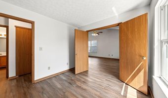 1081 Esther Dr, Columbus, OH 43207