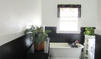 9 Ridge Rd, Atlantic, IA 50022