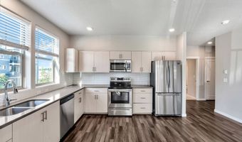 17181 SW SNOWDALE St 105, Beaverton, OR 97007