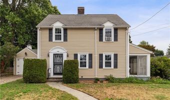 10 Pelham Pkwy, North Providence, RI 02911