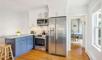 7 Prospect Ave, Narragansett, RI 02882