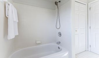 2400 Rockport Ct, Ann Arbor, MI 48103