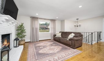15 Diane Dr, Cromwell, CT 06416