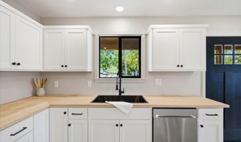 805 Ward St, Ava, MO 65608