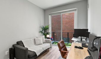 1102 S HIGHLAND St 3, Arlington, VA 22204