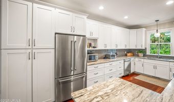 4 Waterbird Dr, Beaufort, SC 29907