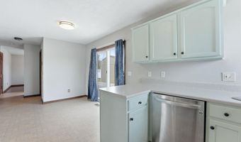302 Willard Dr, Auburn, IN 46706