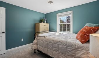 18 Hawk Dr, Bedford, NH 03110