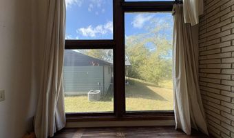 205 Washington Ave W, Albia, IA 52531