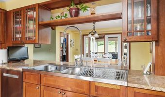 18 Valley Stream Dr, Cumberland, RI 02864