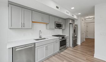 701 N HENRY St 306, Alexandria, VA 22314