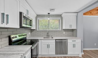 39 Spring Glen Rd, East Lyme, CT 06357