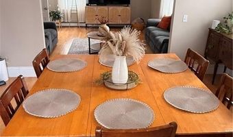 1289 Cranston St, Cranston, RI 02920