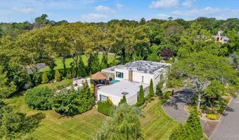 10 Macy Dr, Hewlett Bay Park, NY 11557