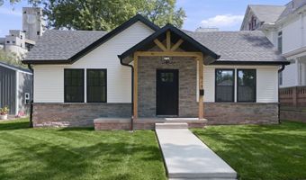 309 W Locust St, Aurora, MO 65605