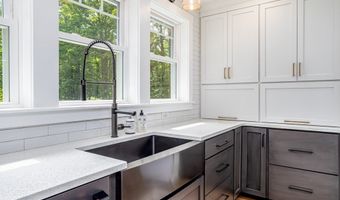 2409 W State Rd, Ashby, MA 01431