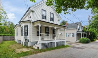 11 Sunshine Ct, Newport, RI 02840