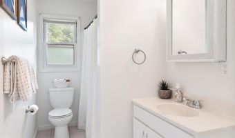 519 Bay Blvd, Bayville, NJ 08721