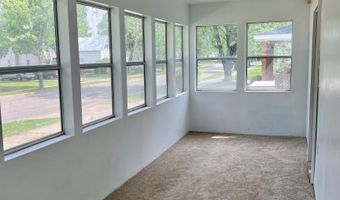 823 Pine Ave, Alma, MI 48801