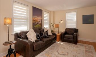 14 Lee Ave, Newport, RI 02840