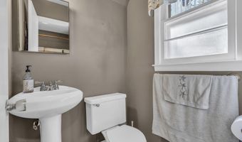 29 Pheasant Dr, Bayville, NJ 08721