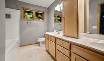 52 Wood Brook Way, Fitchburg, WI 53711