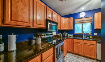 7673 Woodmere Dr 27, Athens, OH 45701