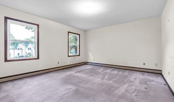 11 Phillips Mills Dr, Middletown, NJ 07748