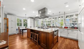 204 HOLLYWOOD St, Bethany Beach, DE 19930