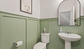 2841 HOKIE Ln, Alexandria, VA 22306