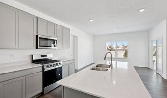 8094 Wesleyan Dr, Avon, IN 46123