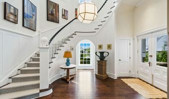 25 Tokeneke Trl, Darien, CT 06820
